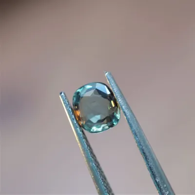 Alexandrit přírodní drahokam 1,06ct, Srí Lanka, certifikát