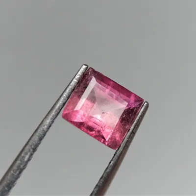 Turmalín 1,49 ct, Afrika