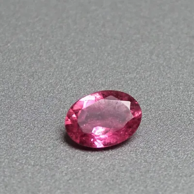 Turmalín 0,90 ct, Afrika