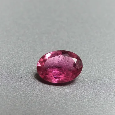 Turmalín 0,90 ct, Afrika