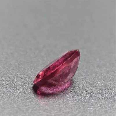 Turmalín 0,90 ct, Afrika