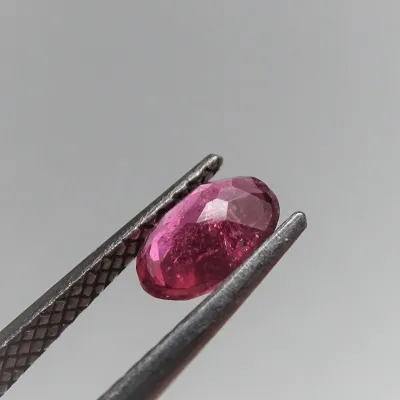 Turmalín 0,90 ct, Afrika