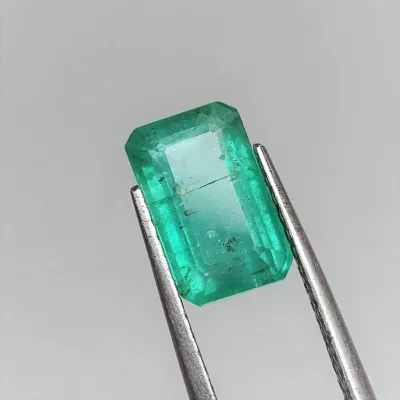 Smaragd přírodní broušený 2,78 ct, Zambie