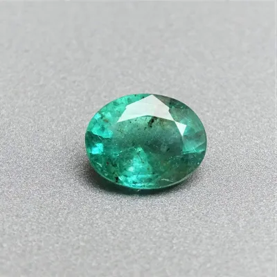 Smaragd přírodní broušený 1,76 ct, Zambie