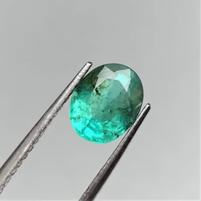 Smaragd přírodní broušený 1,76 ct, Zambie