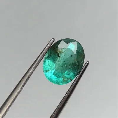 Smaragd přírodní broušený 1,76 ct, Zambie