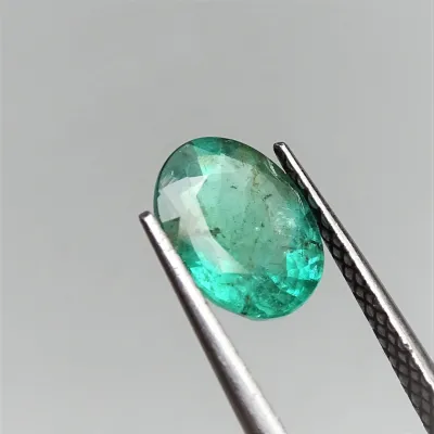 Smaragd přírodní broušený 1,76 ct, Zambie