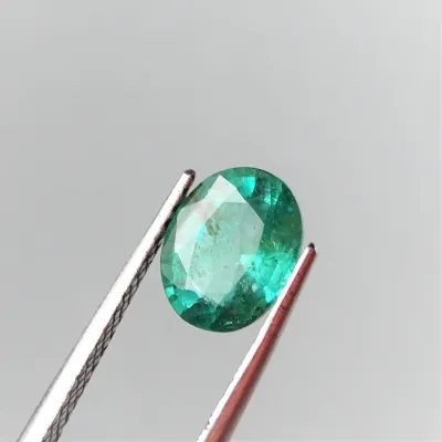 Smaragd přírodní broušený 1,76 ct, Zambie