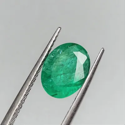 Smaragd přírodní broušený 3,67 ct, Zambie