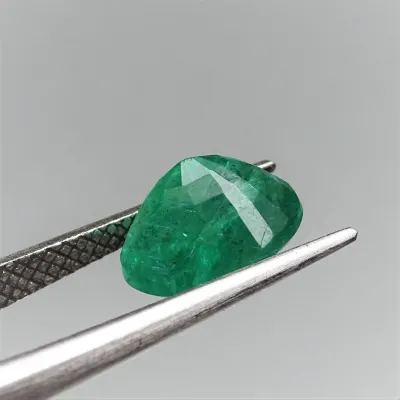 Smaragd přírodní broušený 3,67 ct, Zambie