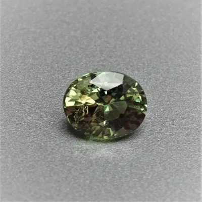 Alexandrit - 2,40 ct Srí Lanka CGL certifikát člen asociace GIA Alexandrit - 2,40 ct Srí Lanka CGL certifikát člen asociace GIA