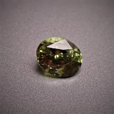 Alexandrit - 2,40 ct Srí Lanka CGL certifikát člen asociace GIA Alexandrit - 2,40 ct Srí Lanka CGL certifikát člen asociace GIA