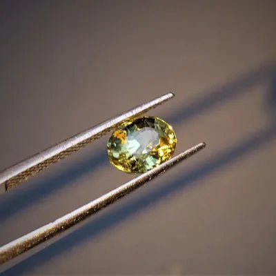 Alexandrit - 2,40 ct Srí Lanka CGL certifikát člen asociace GIA Alexandrit - 2,40 ct Srí Lanka CGL certifikát člen asociace GIA