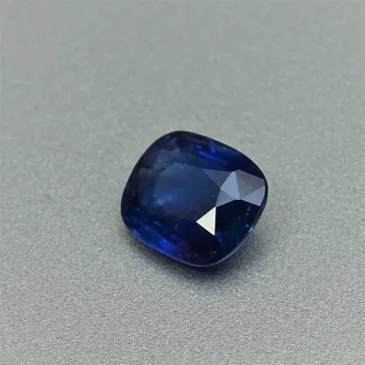 Safír modrý 3,42 ct Srí Lanka CGL (Ceylon Gem Lab) member of the GIA certificate