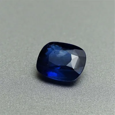 Safír modrý 3,42 ct Srí Lanka CGL (Ceylon Gem Lab) member of the GIA certificate Safír modrý 3,42 ct Srí Lanka CGL (Ceylon Gem Lab) member of the GIA certificate