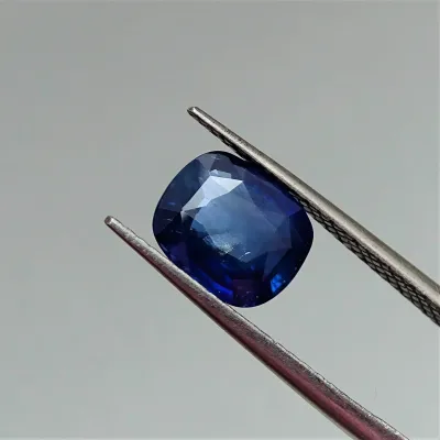 Safír modrý 3,42 ct Srí Lanka CGL (Ceylon Gem Lab) member of the GIA certificate