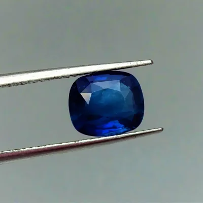 Safír modrý 3,42 ct Srí Lanka CGL (Ceylon Gem Lab) member of the GIA certificate