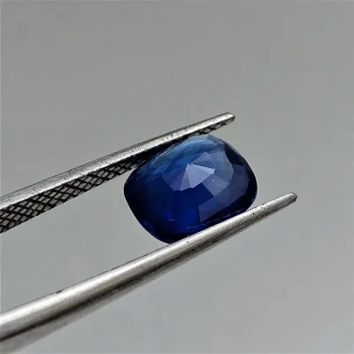 Safír modrý 3,42 ct Srí Lanka CGL (Ceylon Gem Lab) member of the GIA certificate