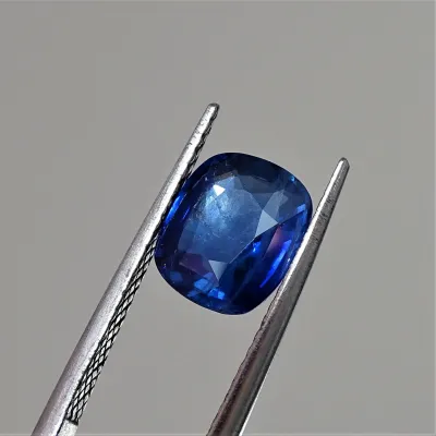 Safír modrý 3,42 ct Srí Lanka CGL (Ceylon Gem Lab) member of the GIA certificate Safír modrý 3,42 ct Srí Lanka CGL (Ceylon Gem Lab) member of the GIA certificate