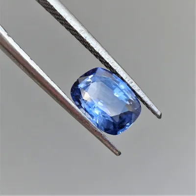 Safír modrý 1,84 ct Srí Lanka CGL (Ceylon Gem Lab) member of the GIA certificate Safír modrý 1,84 ct Srí Lanka CGL (Ceylon Gem Lab) member of the GIA certificate