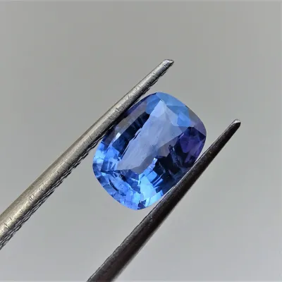 Safír modrý 1,84 ct Srí Lanka CGL (Ceylon Gem Lab) member of the GIA certificate Safír modrý 1,84 ct Srí Lanka CGL (Ceylon Gem Lab) member of the GIA certificate