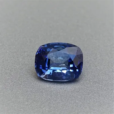 Safír modrý 1,75 ct Srí Lanka CGL (Ceylon Gem Lab) member of the GIA certificate