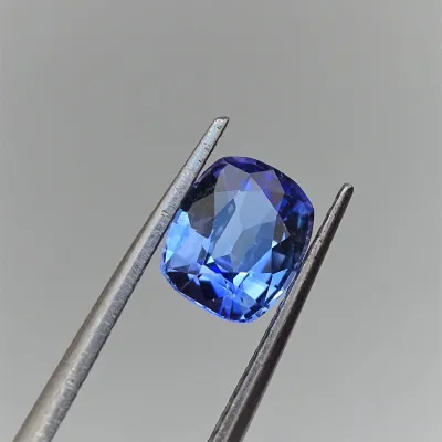 Safír modrý 1,75 ct Srí Lanka CGL (Ceylon Gem Lab) member of the GIA certificate