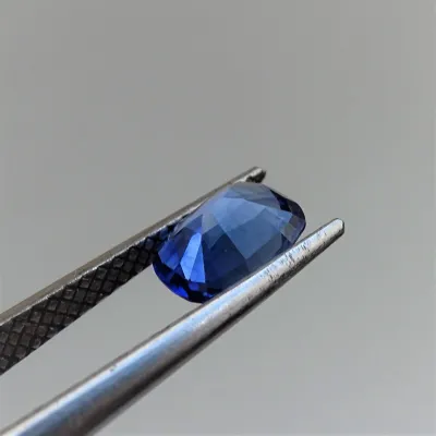 Safír modrý 1,75 ct Srí Lanka CGL (Ceylon Gem Lab) member of the GIA certificate Safír modrý 1,75 ct Srí Lanka CGL (Ceylon Gem Lab) member of the GIA certificate