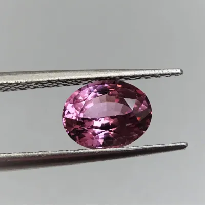 Spinel - 2,43 ct, Srí Lanka, certifikát CGL (Ceylon Gem Lab) člen asociace GIA