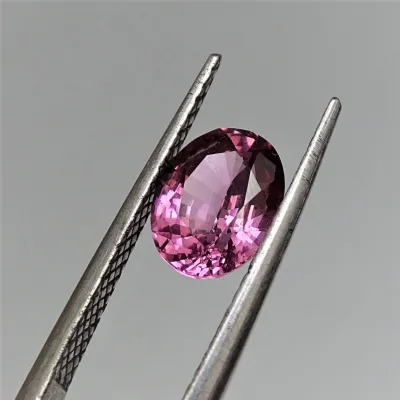 Spinel - 2,43 ct, Srí Lanka, certifikát CGL (Ceylon Gem Lab) člen asociace GIA