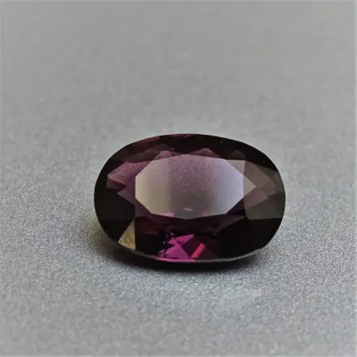 Spinel - 2,85 ct, Srí Lanka, certifikát CGL (Ceylon Gem Lab) člen asociace GIA