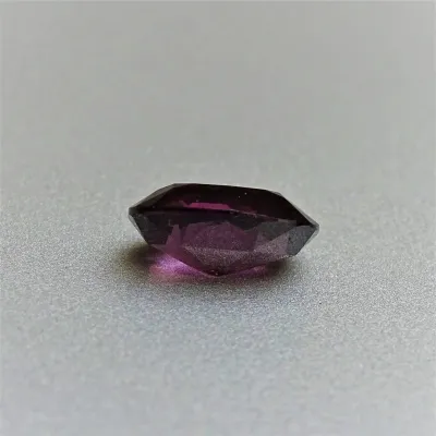 Spinel - 2,85 ct, Srí Lanka, certifikát CGL (Ceylon Gem Lab) člen asociace GIA