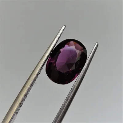 Spinel - 2,85 ct, Srí Lanka, certifikát CGL (Ceylon Gem Lab) člen asociace GIA