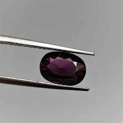 Spinel - 2,85 ct, Srí Lanka, certifikát CGL (Ceylon Gem Lab) člen asociace GIA