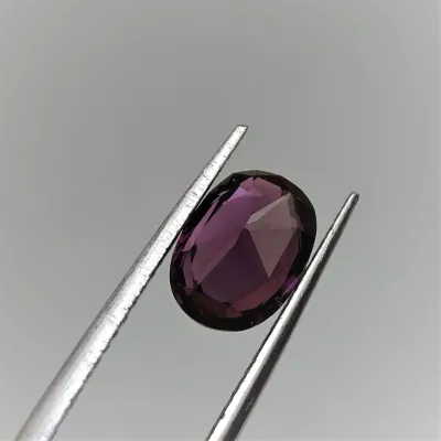 Spinel - 2,85 ct, Srí Lanka, certifikát CGL (Ceylon Gem Lab) člen asociace GIA