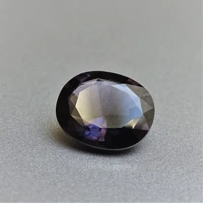 Spinel - 3,44 ct, Srí Lanka, certifikát CGL (Ceylon Gem Lab) člen asociace GIA