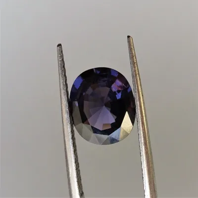 Spinel - 3,44 ct, Srí Lanka, certifikát CGL (Ceylon Gem Lab) člen asociace GIA