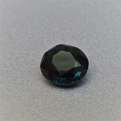 Spinel - 1,51 ct, Srí Lanka, certifikát CGL (Ceylon Gem Lab) člen asociace GIA