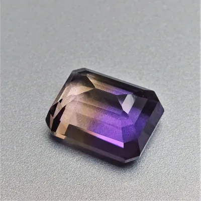 Ametrín broušený 18,67 ct, Bolívie