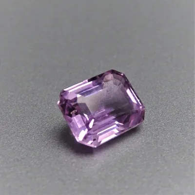 Kunzit broušený top kvalita 5,38 ct, Afganistán