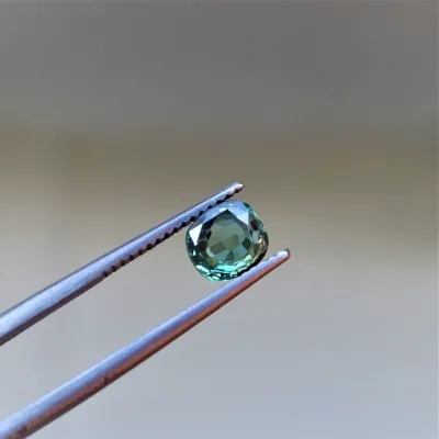 Alexandrit - 1,06 ct. Alexandrit patří mezi nejcennější drahokamy a je nejvzácnější varietou minerálu chryzoberylu.