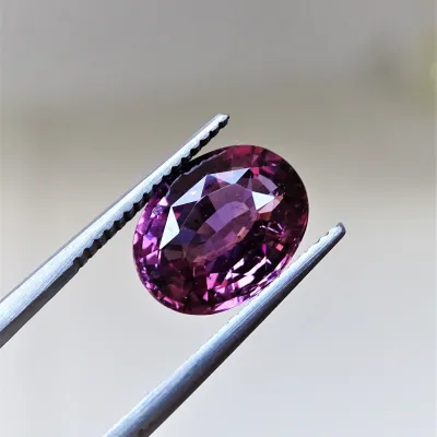 Spinel purpurově růžová 4,27 ct Srí Lanka GIA certifikát (tepelně neupraven)