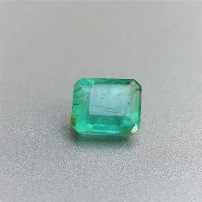 Smaragd přírodní broušený 1,92ct, Kolumbie