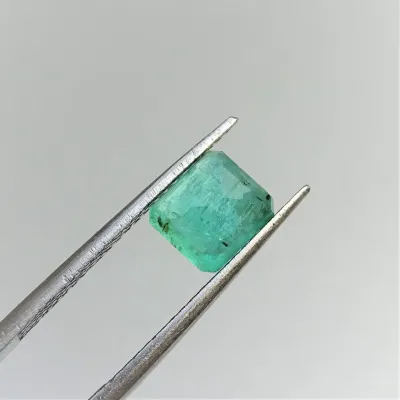 Smaragd přírodní broušený 1,92ct, Kolumbie