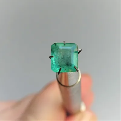 Smaragd přírodní broušený 1,92ct, Kolumbie