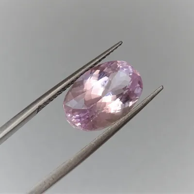 Kunzit broušený top kvalita 11,45ct, Afganistán