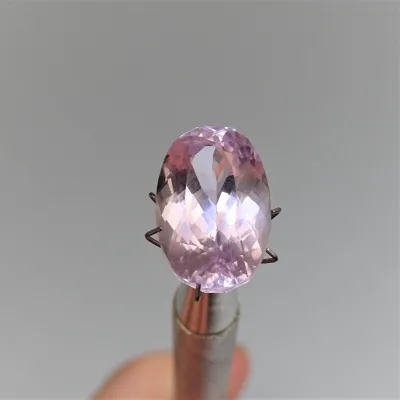 Kunzit broušený top kvalita 11,45ct, Afganistán