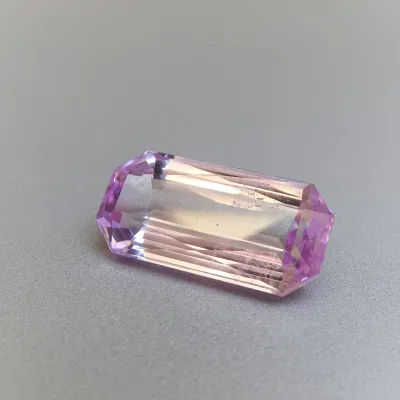 Kunzit broušený top kvalita 16,16ct, Afganistán