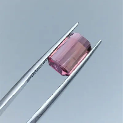 Turmalín přírodní rubelit 3,55ct, Brazil