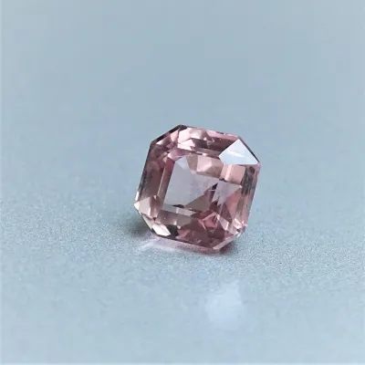 Turmalín přírodní rubelit 2,70ct, Brazil